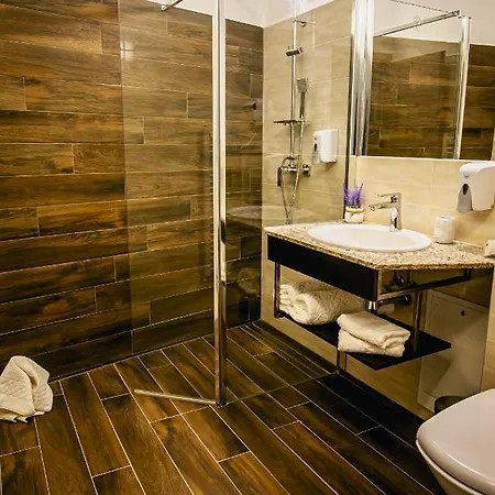 Ξενοδοχείο με διαμερίσματα Colors Κλουζ-Ναπόκα