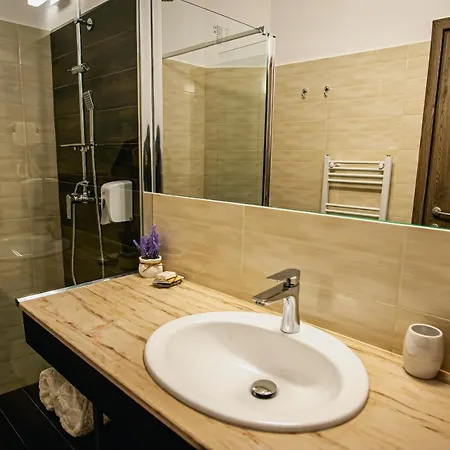 Ξενοδοχείο με διαμερίσματα Colors 3*