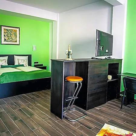 Colors 3*
